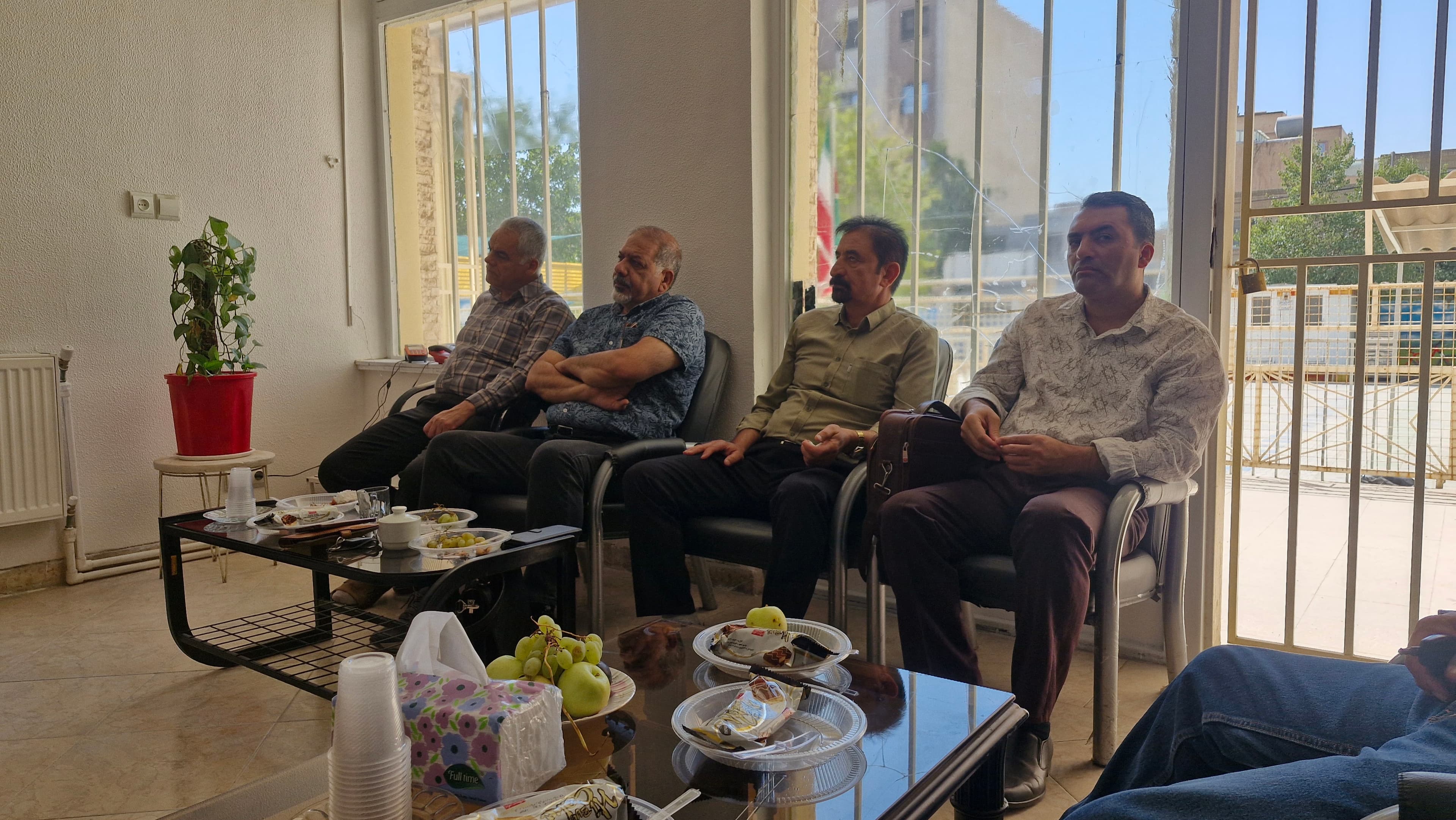 اولین جلسه شورای دبیران